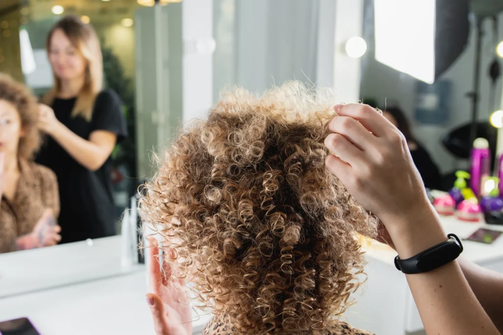 G.One Parrucchieri - 5 Segreti per Gestire i Capelli Ricci 03